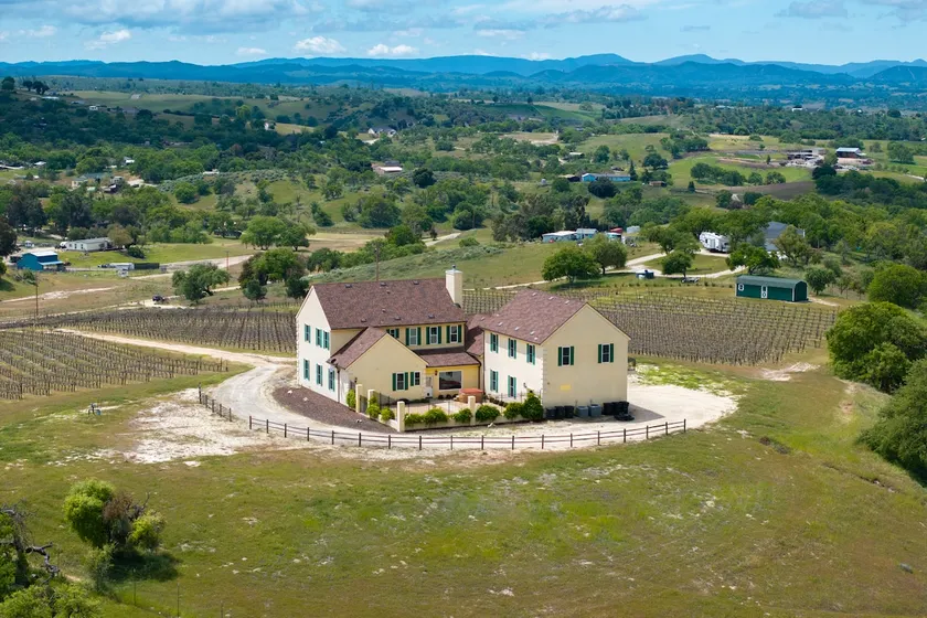 Tuscan Villa | Vineyard | Spa | Game room | Bocce - Image 1