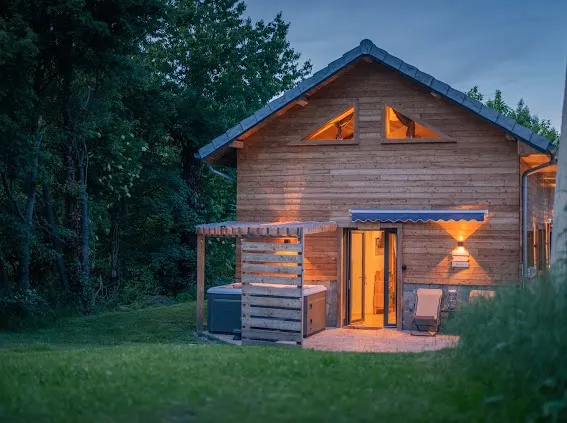 Cottage with private hot tub Morgon - Image 1