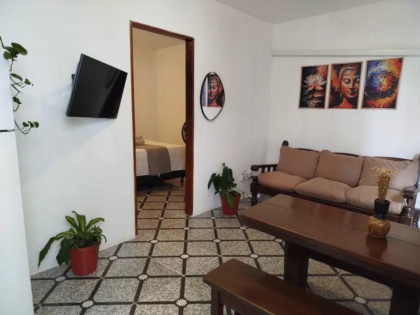 Comfortable 2 Bedrooms, Near Beaches, on Main Street - Image 1