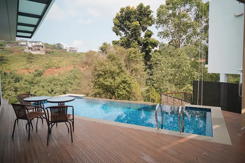 Maison De Neira 3BR at Dago - Image 1