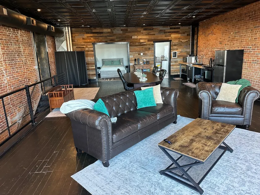 Studio Style Loft Apartment - Image 1