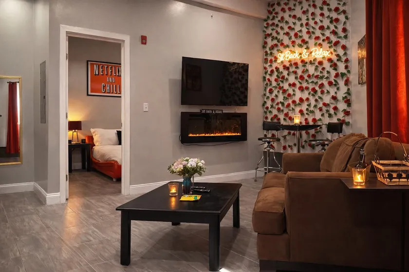 Stylish Movie Theater Theme 1BR Suite - Image 1