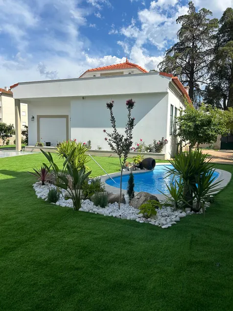 Entire house. With family or friends. - Image 1