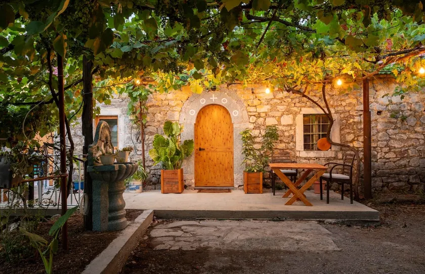 Guest House Castle - Image 1