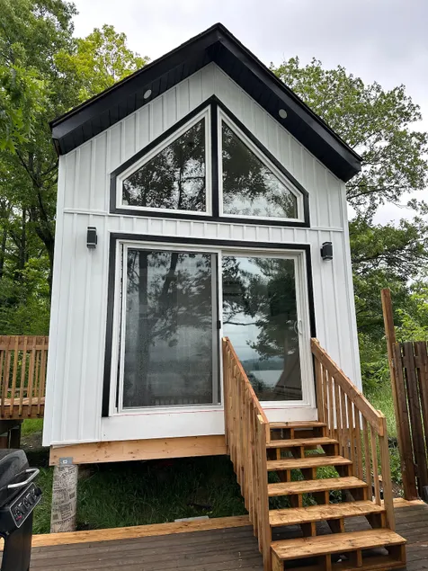 Tiny home on the lake - Image 1