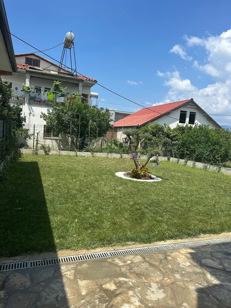 Economic house for groups - Image 1