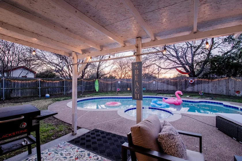 Pool & Game Room in center of DFW! FIFA Stadium! - Image 1