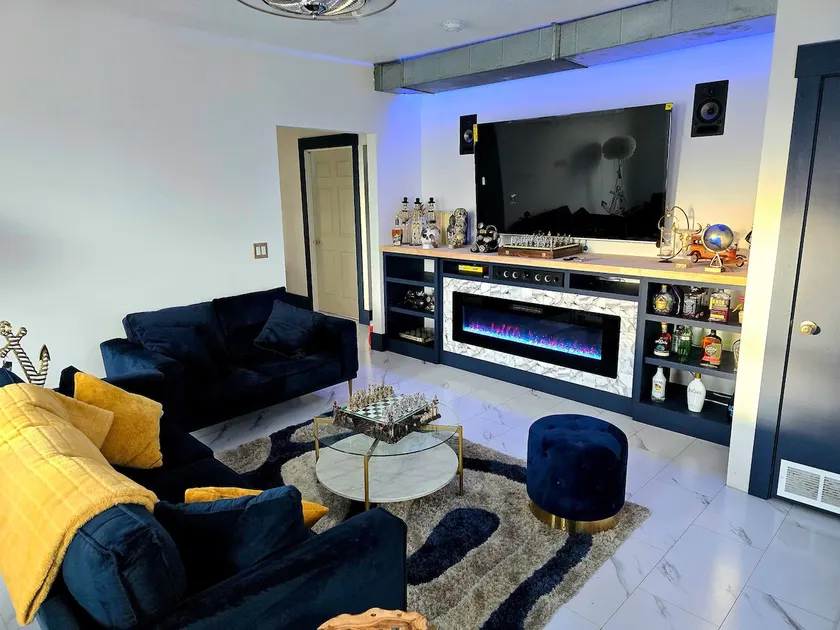 Downtown Diamond in the Rough - Luxury Apartment - Image 1