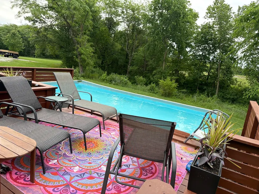 Country retreat with pool & hot tub - Image 1