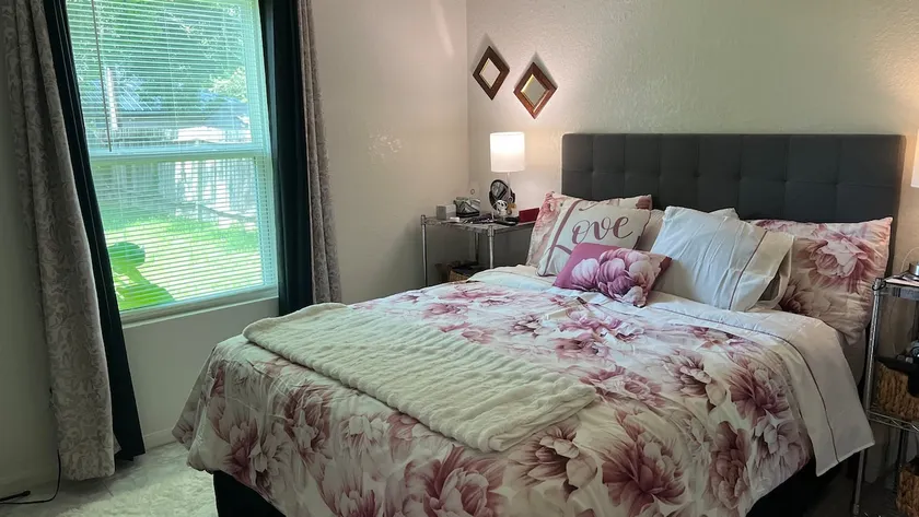 Cozy home near IAH airport - Image 1