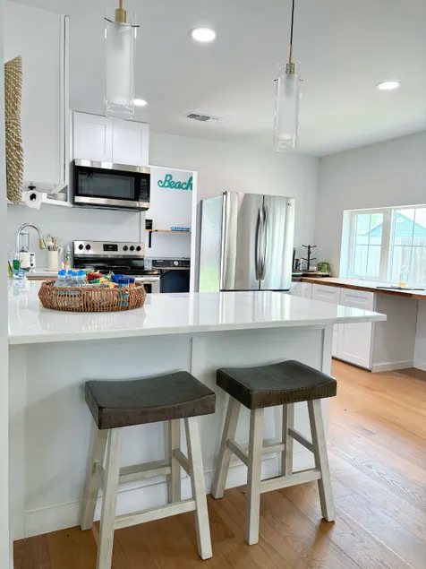 Coastal Oasis! Modern 3BR/2B w/7 Beds! By Beach! - Image 1