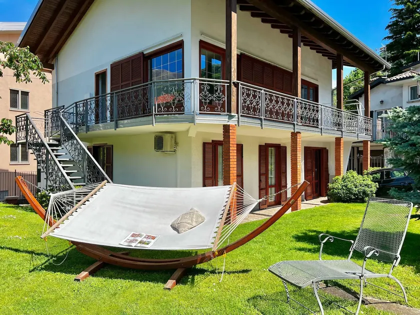 30 m from the lake • Private garden for relaxing - Image 1