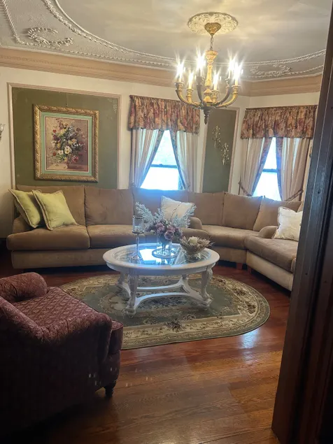 Casanova House - Image 1
