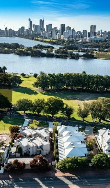 McCallum Park River Front Apartment with pool - Image 1