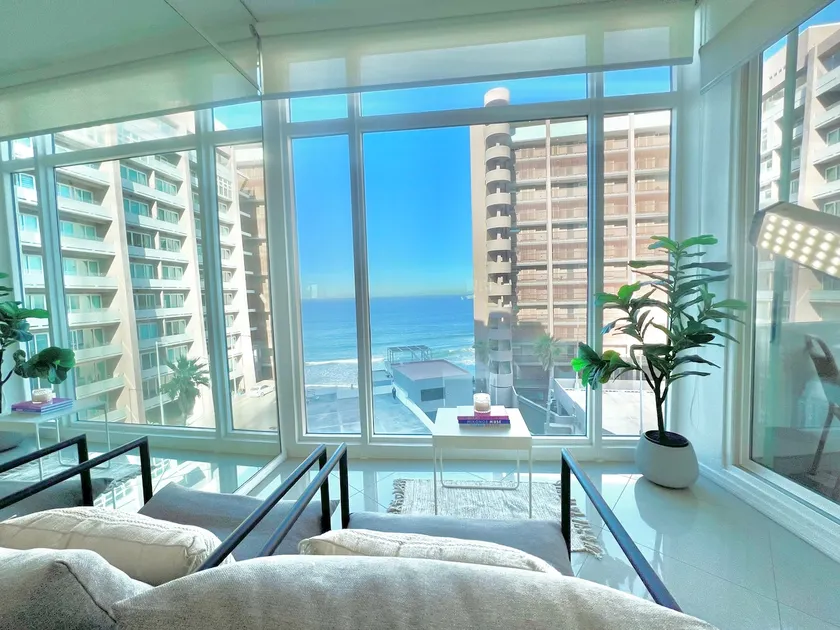 La Mar Beachfront Suite - Image 1