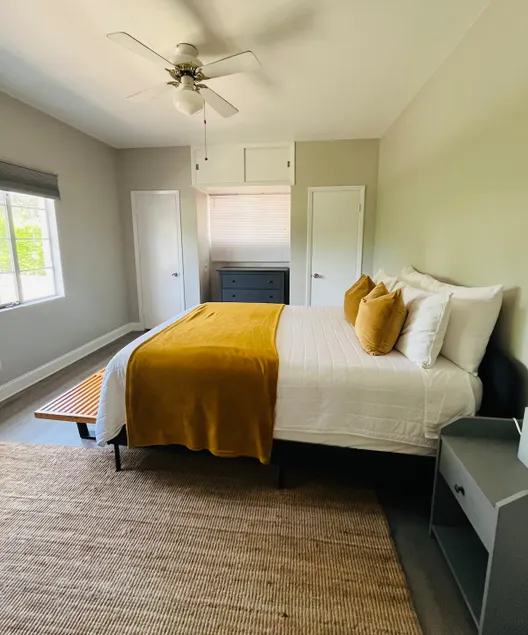 Peaceful Studio Near Downtown and Sims Park - Image 1