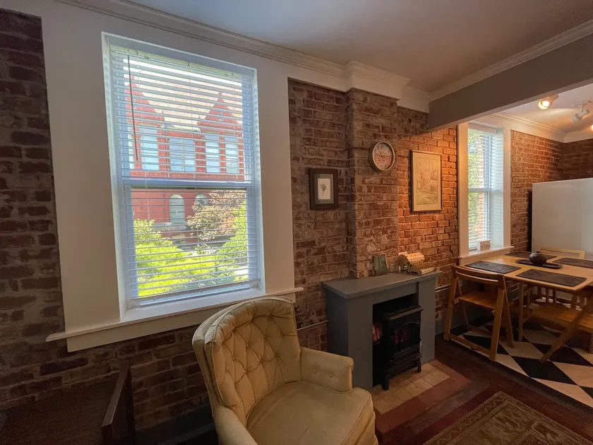 Park View Apartment on Mass - Image 1