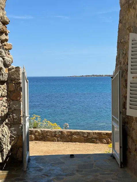 Exceptional and authentic waterfront in Corsica - Image 1