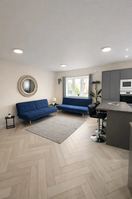 Modern 2BR Flat in Bury | Ideal Long Stay - Image 1