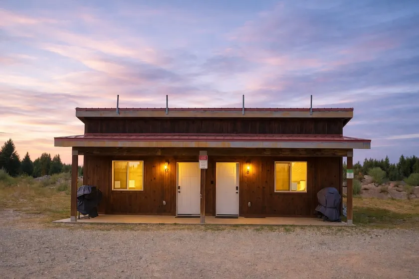 Yellowstone Rocks Cabin17+WFI+PetFriendly+Ac+30YNP - Image 1