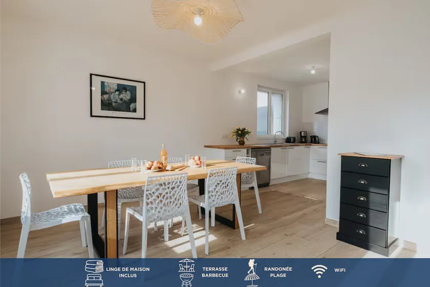 House 300 m walk from the beaches • 8 people - Image 1