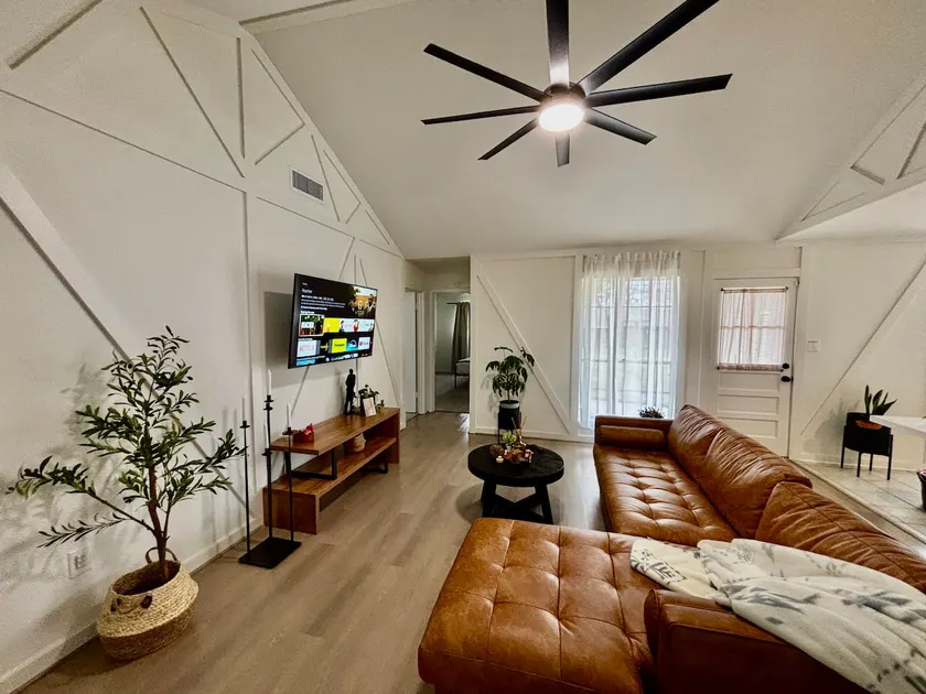 Home in Conroe | King Bed | Netflix/Washer&dryer - Image 1