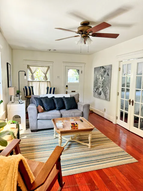 Victorian Bungalow:2 bd + parking + private garden - Image 1