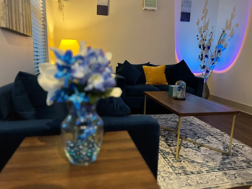 LuxuryRiverViewApt - Image 1
