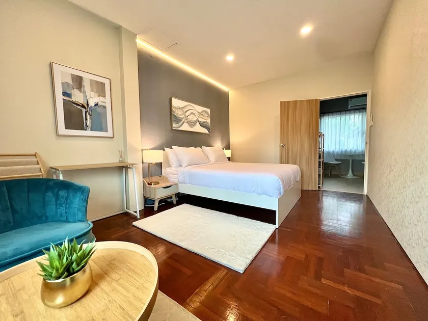 M4 | 2 BR near BTS Asok & MRT Queen Sirikit - Image 1