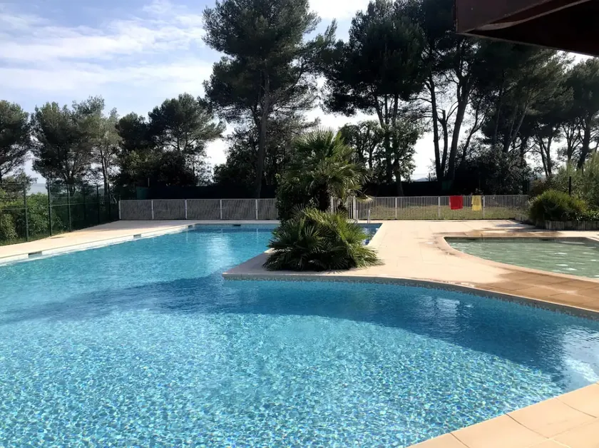 Terrace, Swimming Pool, Parking. Near Mouratoglou - Image 1