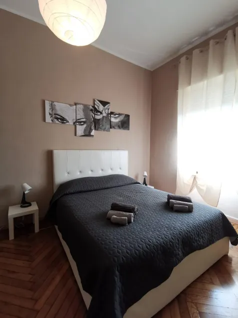 Gelas Residence - Image 1