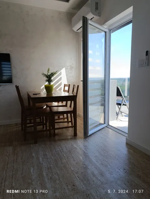 Area 3 - Image 1