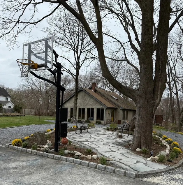 A Hidden Gem! Cozy Cottage with huge Pool & Garden - Image 1