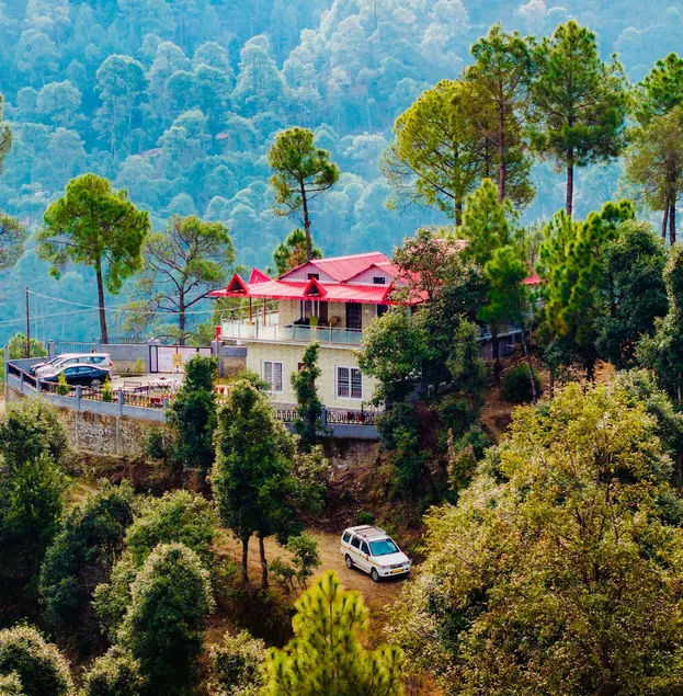 SakuraPines Entire Villa Kausani - Image 1