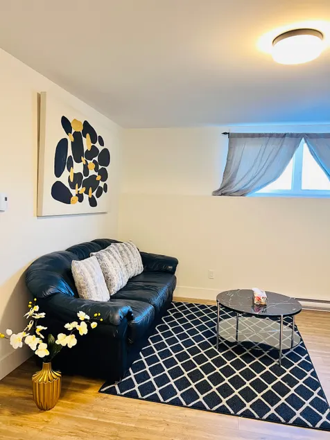 New & Modern Suite in Bristol Riverview - Image 1