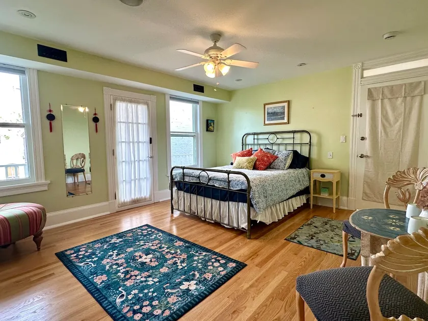 Private Suite-Historic Frederick - Image 1