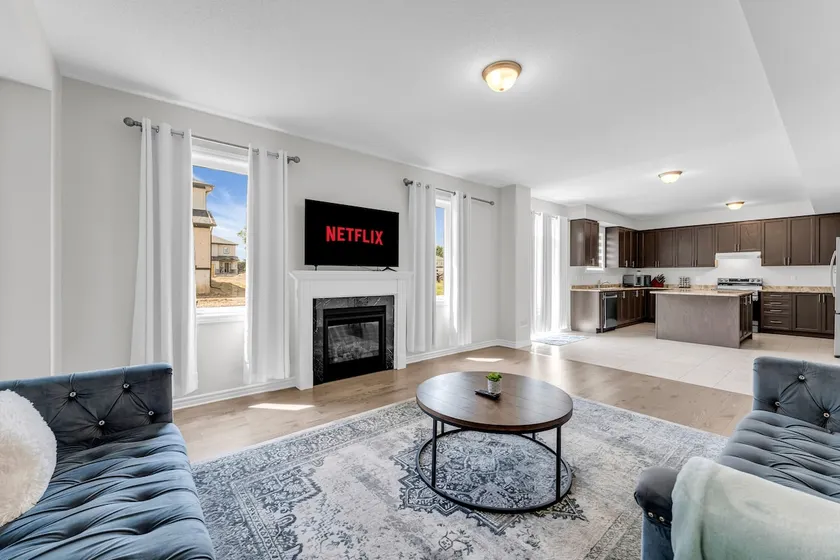 Niagara Falls & Buffalo • 6BR Luxury Mansion - Image 1