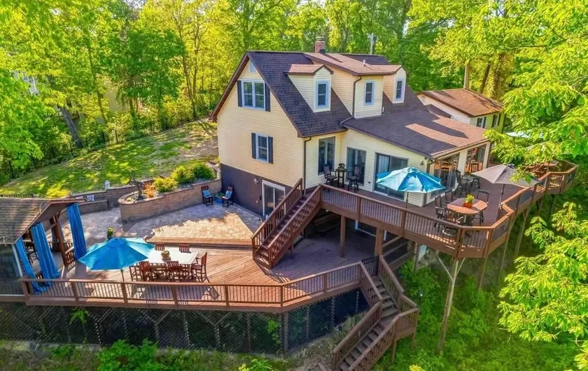 Private, Lakefront Oasis- Lavinia by the Lake - Image 1