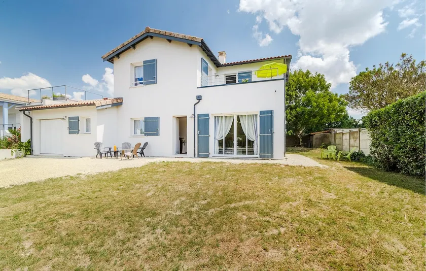 Beach front home in Marennes-Hiers-Brouage - Image 1