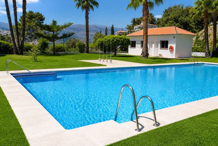 Summer with the family. Pool, terrace and barbecue. - Image 1