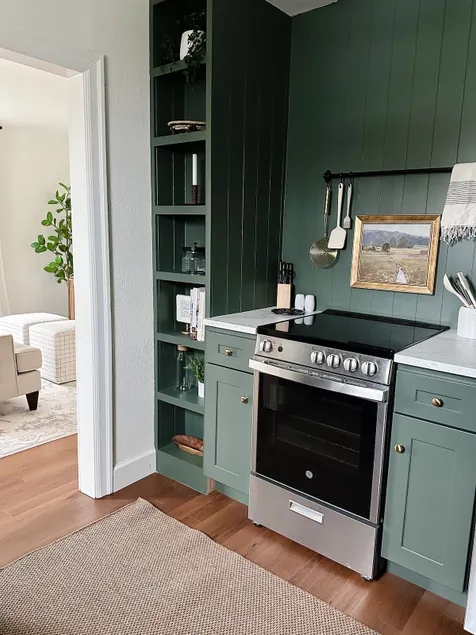 Cozy 5-Star Comfort Stay Near Ferry! Charming Home - Image 1
