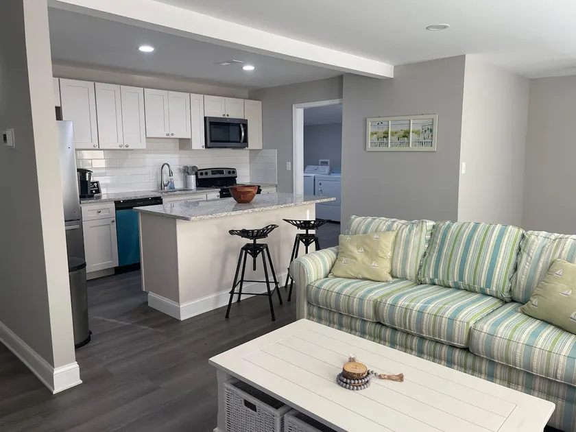 Coastal Flair 3 BR 2 BA House- ADA Friendly - Image 1