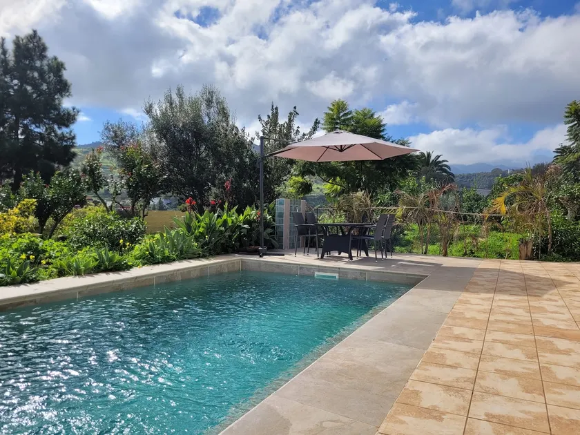 House with a heated pool for your exclusive use - Image 1