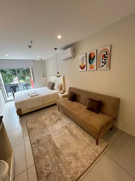 Ideal location | 14 min walk Shopping del Sol c1 - Image 1