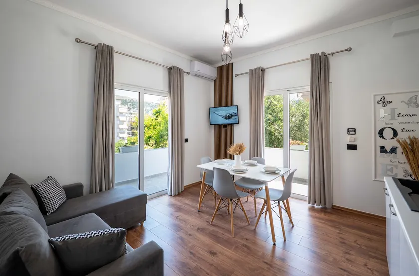Cozy Home Near center - Image 1