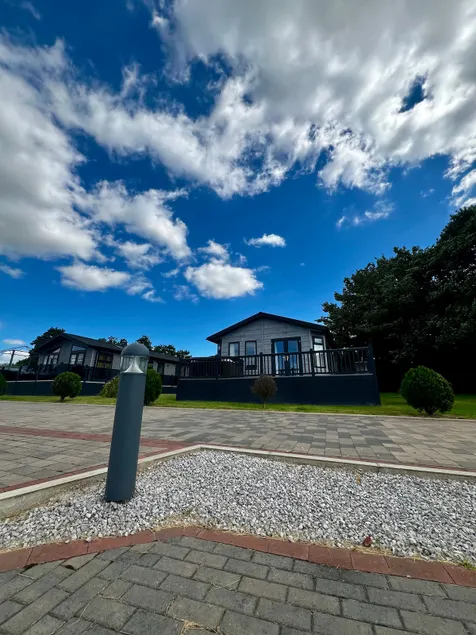 Ash Lodge - Image 1
