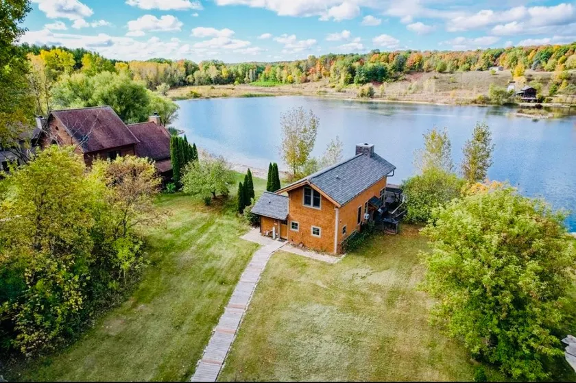 Lakeside Cabin Retreat Private Lakehouse Hideaway! - Image 1