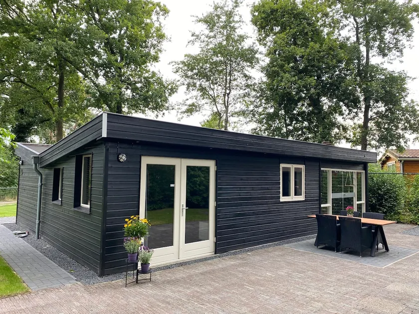 Chalet 42 'Vuursteenberg' Bospark IJsselheide Zwolle Hattemerbroek - Image 1
