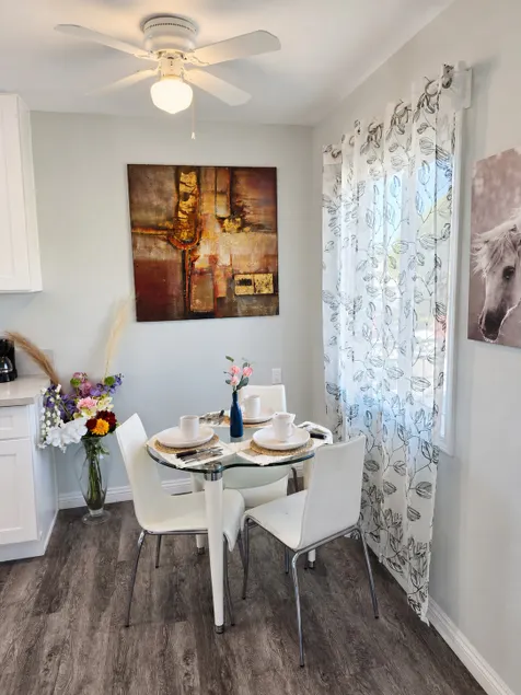 Central San Gabriel - Sleeps 4, Pet Friendly Unit - Image 1