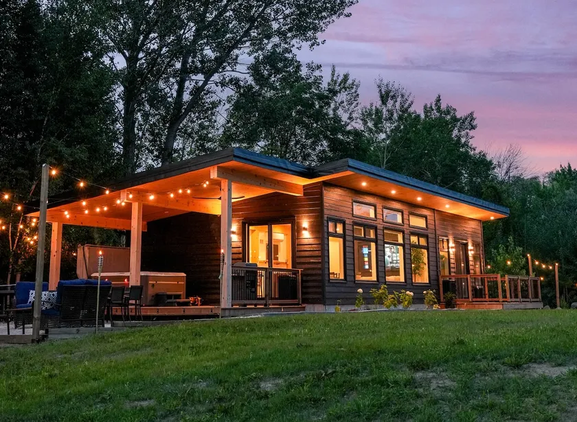 *NEW* Naturskön Cottage | Mountain Views | Hot Tub - Image 1